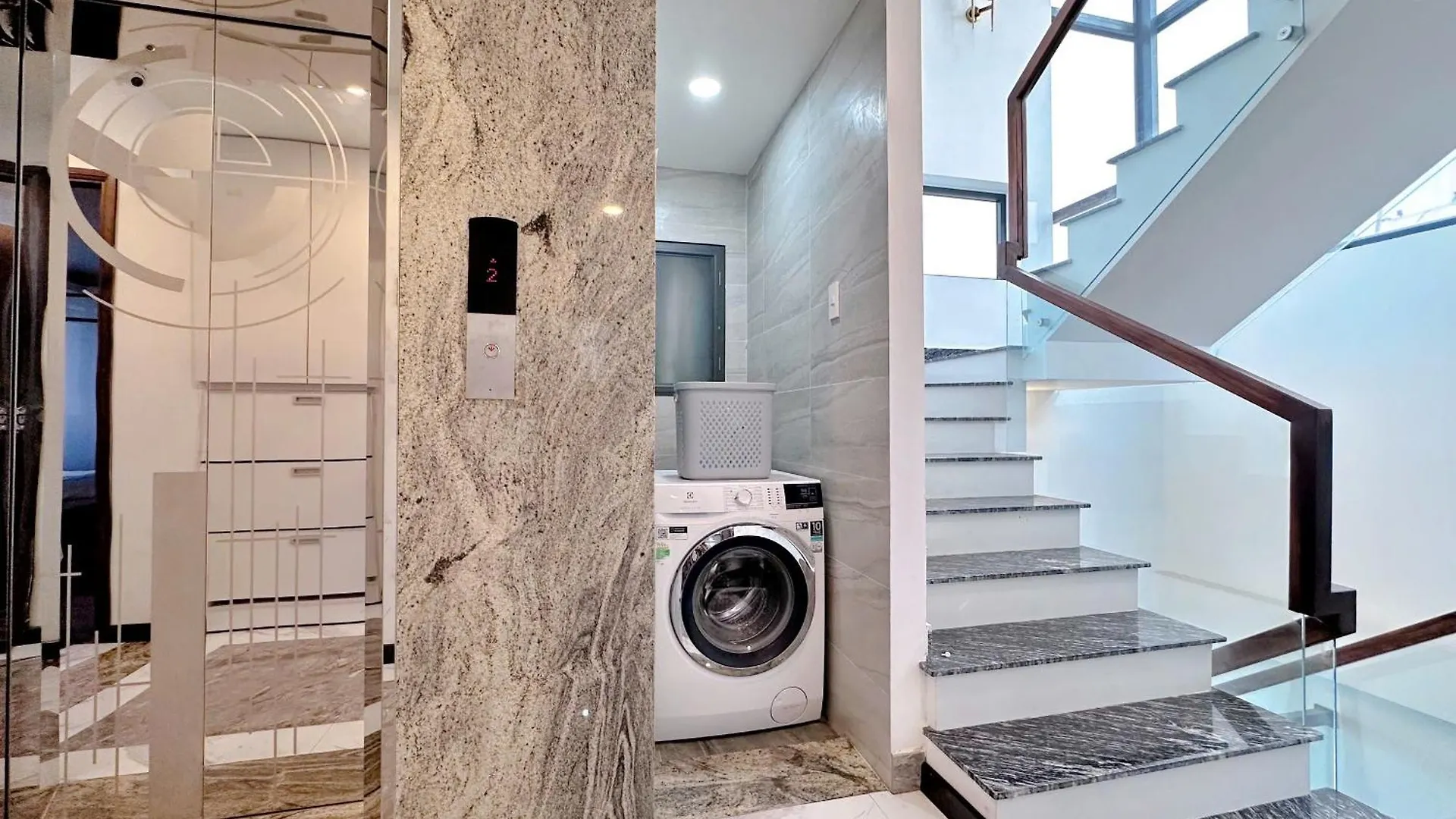 Riversidehome Nearairport/Netflix/Chill/Terrace Ho Chi Minh City Apartment
