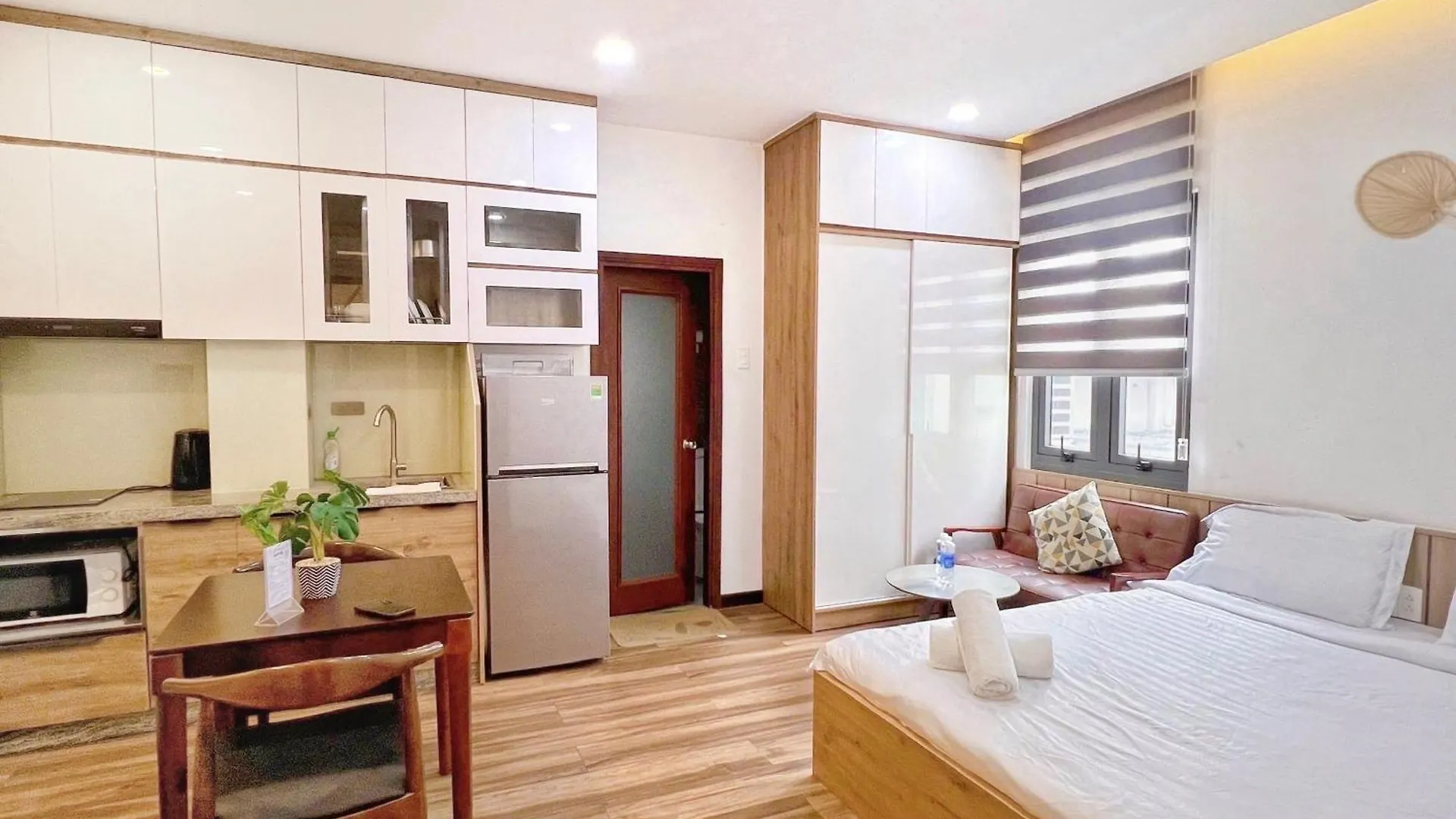 Riversidehome Nearairport/Netflix/Chill/Terrace Ho Chi Minh City 0*,  Vietnam