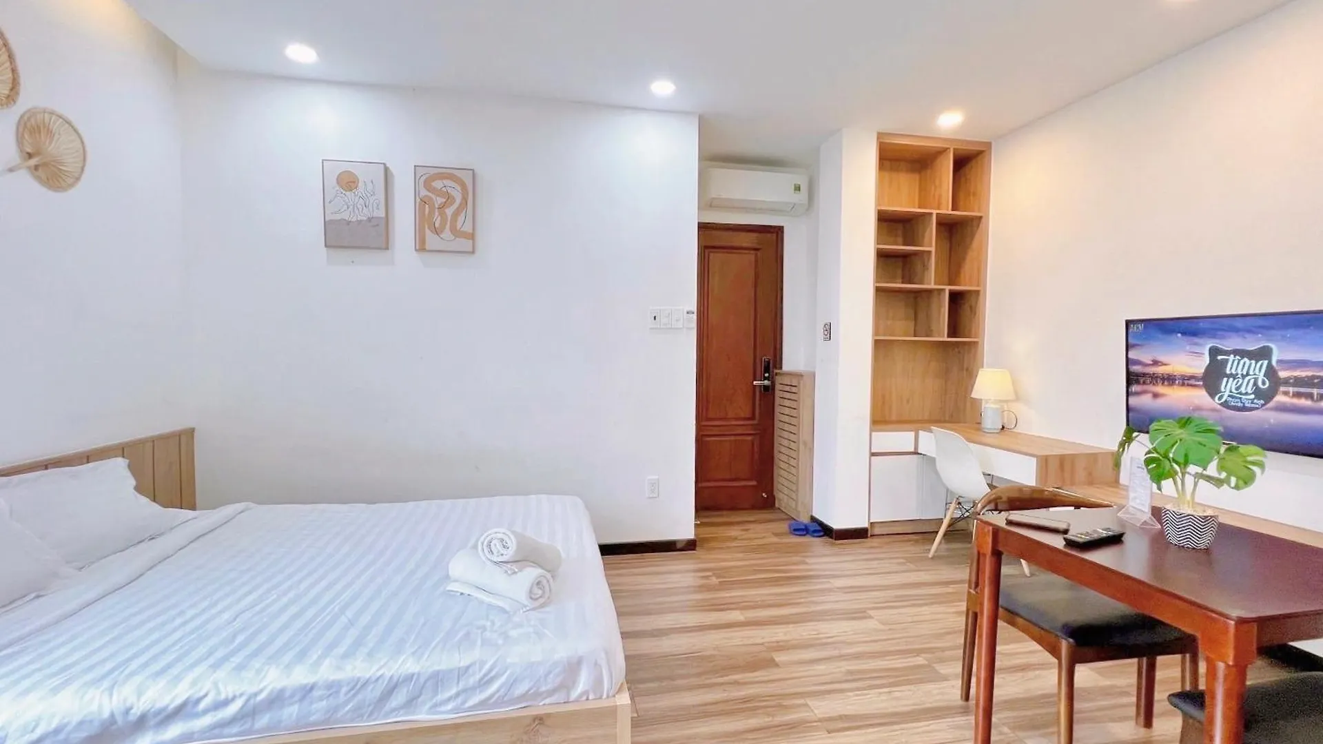 Riversidehome Nearairport/Netflix/Chill/Terrace Ho Chi Minh City 0*,  Vietnam