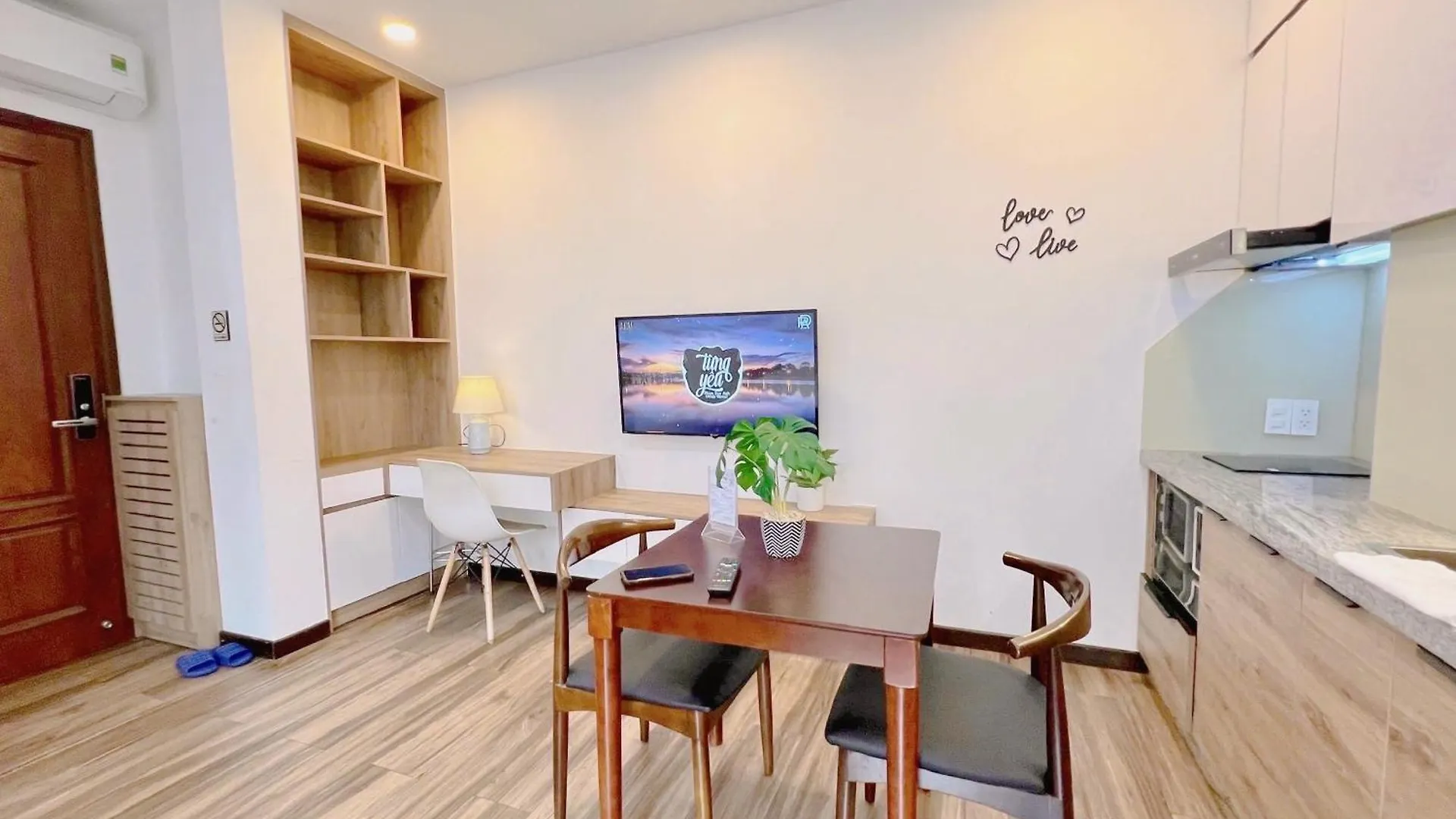Riversidehome Nearairport/Netflix/Chill/Terrace Ho Chi Minh City